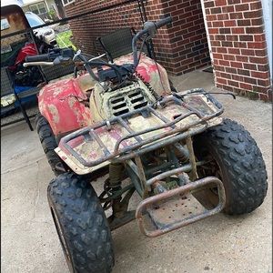 90s modle Kawasaki bayou 300 nothing wrong with it. Runs and drives